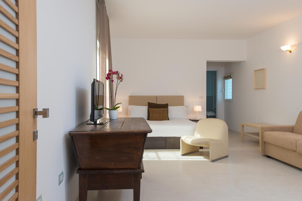 Le Bifore Charming House Lecce Exterior photo