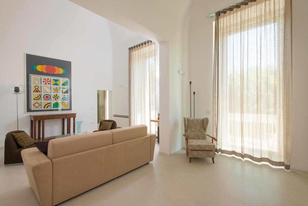 Le Bifore Charming House Lecce Exterior photo